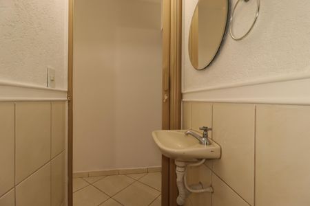 Casa à venda com 100m², 2 quartos e 2 vagasLavabo