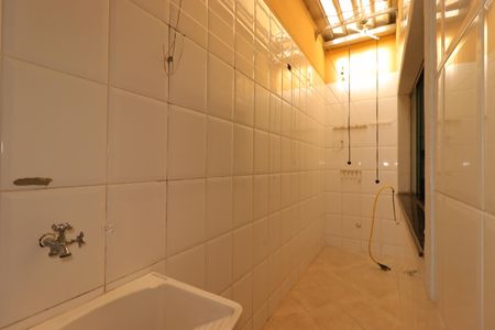 Casa à venda com 100m², 2 quartos e 2 vagasÁrea de Serviço