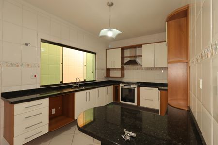 Casa à venda com 100m², 2 quartos e 2 vagasCozinha