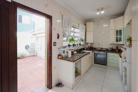 Casa à venda com 230m², 4 quartos e 5 vagasCozinha - Armários