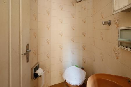 Casa à venda com 230m², 4 quartos e 5 vagasBanheiro 4