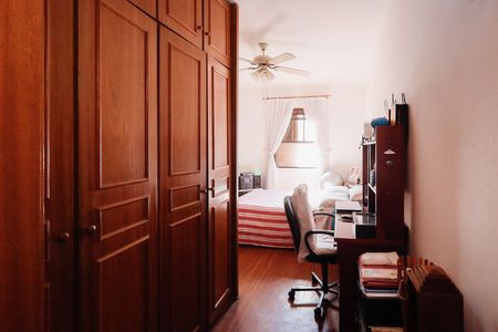 Casa à venda com 230m², 4 quartos e 5 vagasSuíte 