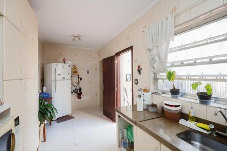 Casa à venda com 230m², 4 quartos e 5 vagasCozinha - Armários