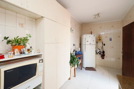Casa à venda com 230m², 4 quartos e 5 vagasCozinha - Armários