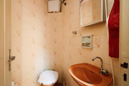 Casa à venda com 230m², 4 quartos e 5 vagasBanheiro 4