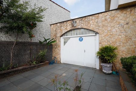 Casa à venda com 230m², 4 quartos e 5 vagasQuintal / Jardim