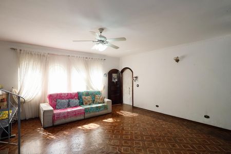 Casa à venda com 230m², 4 quartos e 5 vagasSala