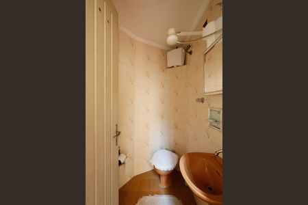 Casa à venda com 230m², 4 quartos e 5 vagasBanheiro 4