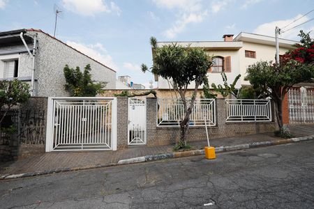 Casa à venda com 230m², 4 quartos e 5 vagasFachada 