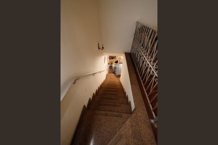 Casa à venda com 230m², 4 quartos e 5 vagasEscada 