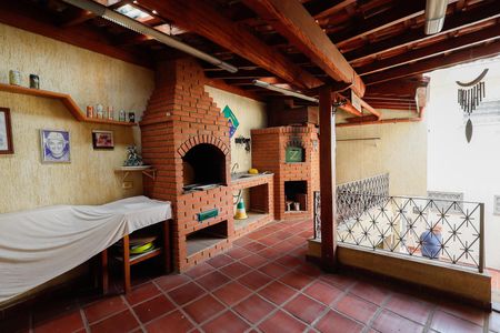 Casa à venda com 230m², 4 quartos e 5 vagasChurrasqueira