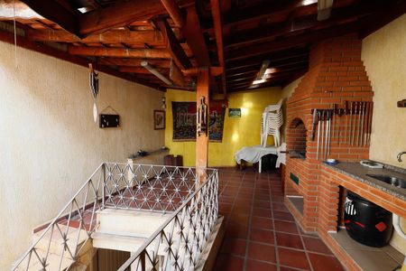 Casa à venda com 230m², 4 quartos e 5 vagasChurrasqueira