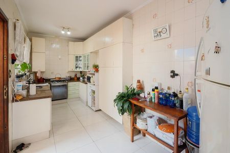 Casa à venda com 230m², 4 quartos e 5 vagasCozinha - Armários