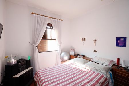 Casa à venda com 230m², 4 quartos e 5 vagasSuíte 