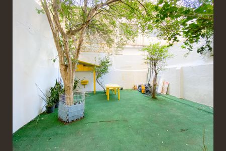 Apartamento à venda com 100m², 2 quartos e sem vaga Apartamento à venda com 100m², 2 quartos e sem vagaQuintal