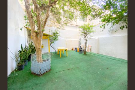 Apartamento à venda com 100m², 2 quartos e sem vaga Apartamento à venda com 100m², 2 quartos e sem vagaQuintal