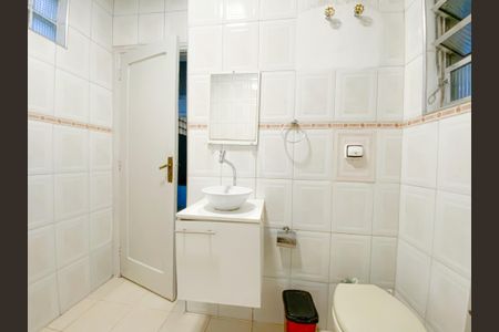 Apartamento à venda com 100m², 2 quartos e sem vaga Apartamento à venda com 100m², 2 quartos e sem vagaBanheiro