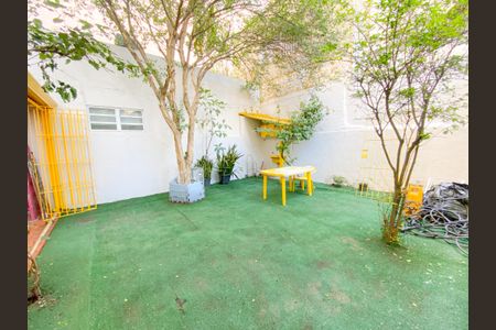 Apartamento à venda com 100m², 2 quartos e sem vaga Apartamento à venda com 100m², 2 quartos e sem vagaQuintal