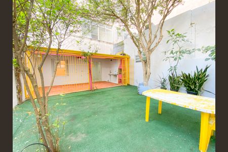 Apartamento à venda com 100m², 2 quartos e sem vaga Apartamento à venda com 100m², 2 quartos e sem vagaQuintal