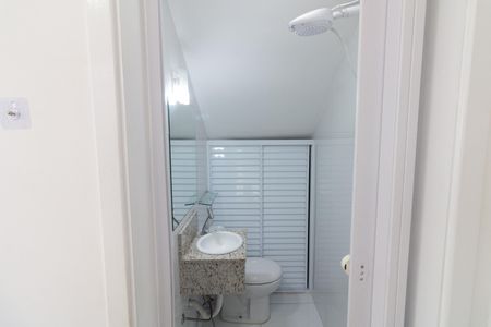 Casa para alugar com 106m², 4 quartos e 2 vagasBanheiro da Edícula