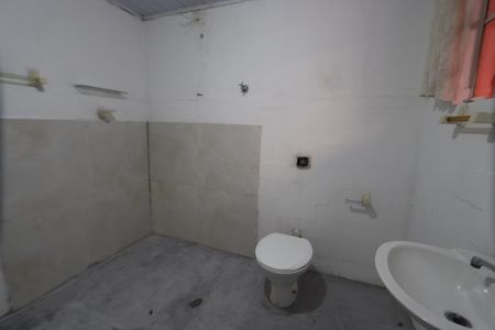Banheiro de casa para alugar com 1 quarto, 45m² em Vila Prudente, São Paulo