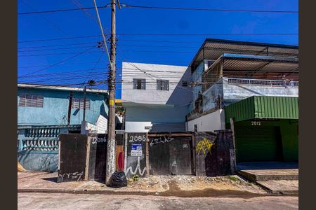 Casa para alugar com 60m², 2 quartos e 1 vagaFachada
