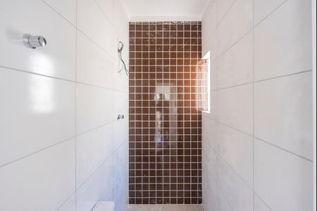 Banheiro  de casa para alugar com 2 quartos, 60m² em Condomínio Maracanã, Santo André