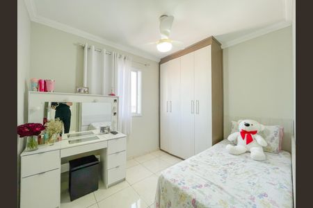 Apartamento à venda com 69m², 3 quartos e 2 vagasQuarto 2