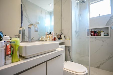 Apartamento à venda com 65m², 3 quartos e 2 vagasBanheiro Suíte 