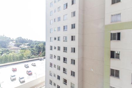 Vista da Sala de apartamento para alugar com 2 quartos, 38m² em Pousada dos Bandeirantes, Carapicuíba
