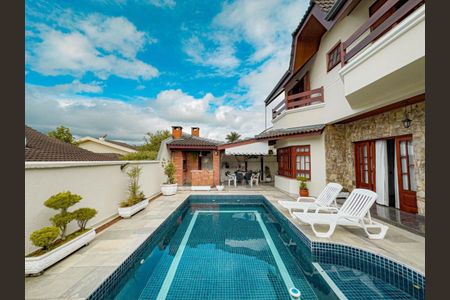 Casa de condomínio à venda com 380m², 4 quartos e 4 vagas