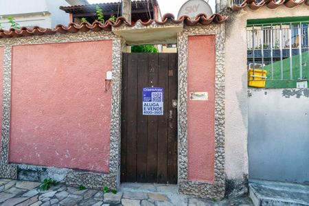 Casa à venda com 400m², 1 quarto e 1 vaga Casa à venda com 400m², 1 quarto e 1 vagaFachada