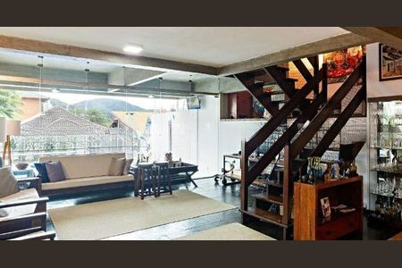 Casa de Condomínio à venda com 3 quartos, 273m² em Alphaville, Santana de Parnaíba