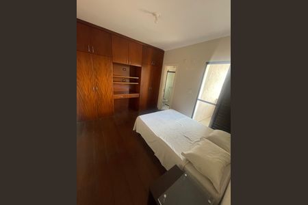 Casa para alugar com 213m², 4 quartos e 5 vagasQuarto