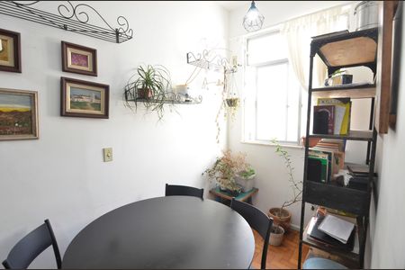 Apartamento à venda com 60m², 2 quartos e sem vagaSala