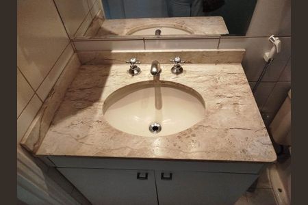 Apartamento para alugar com 75m², 3 quartos e 2 vagasBanheiro 1 - suíte