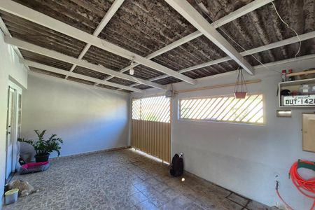 Casa à venda com 70m², 2 quartos e 2 vagasGaragem 