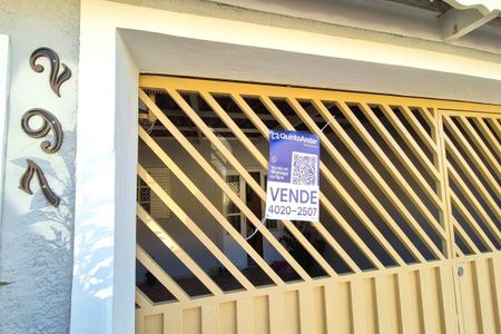Casa à venda com 70m², 2 quartos e 2 vagasPlaca Instalada 