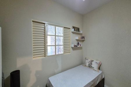 Quarto 1  de casa à venda com 2 quartos, 70m² em Conjunto Habitacional Parque da Floresta, Campinas