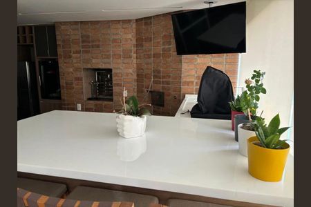 Apartamento à venda com 3 quartos, 258m² em Vila Cordeiro, São Paulo