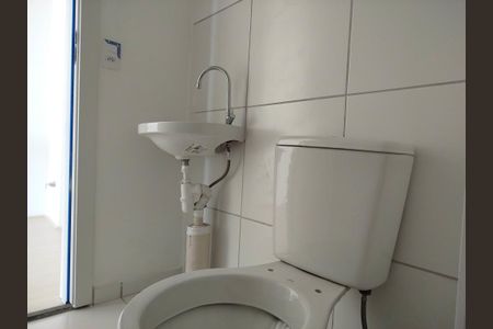 Banheiro de kitnet/studio para alugar com 1 quarto, 24m² em Tatuapé, São Paulo