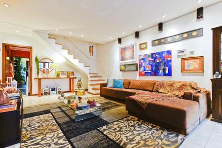 Casa à venda com 3 quartos, 260m² em Sumaré, São Paulo