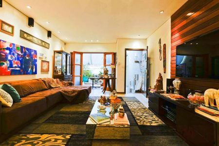 Casa à venda com 3 quartos, 260m² em Sumaré, São Paulo