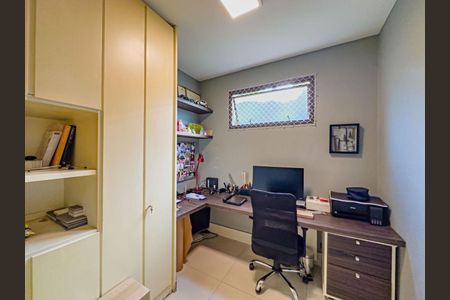 Casa de Condomínio à venda com 3 quartos, 180m² em Tamboré, Santana de Parnaíba