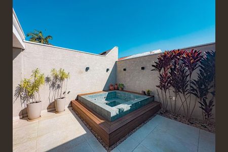 Casa de condomínio à venda com 180m², 3 quartos e 2 vagas