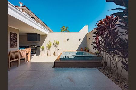 Casa de condomínio à venda com 180m², 3 quartos e 2 vagas