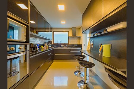 Casa de Condomínio à venda com 3 quartos, 180m² em Tamboré, Santana de Parnaíba