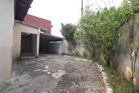 Casa à venda com 250m², 3 quartos e 6 vagasQuintal