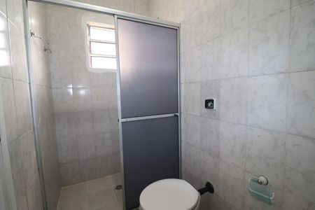 Casa à venda com 250m², 3 quartos e 6 vagasBanheiro Quarto 1 suíte