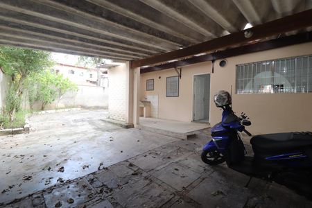 Casa à venda com 250m², 3 quartos e 6 vagasGaragem